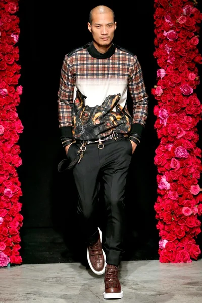 Look 7